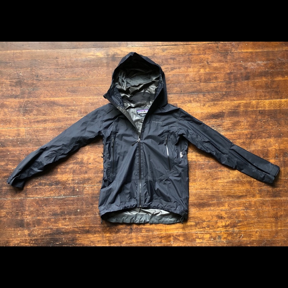 Black Patagonia windbreaker